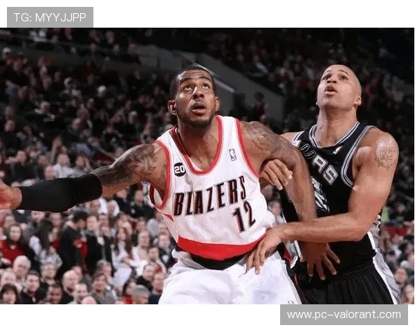 金州勇士迎战波特兰开拓者,精彩对决火热开启 金州勇士迎战波特兰开拓者,精彩对决火热开启